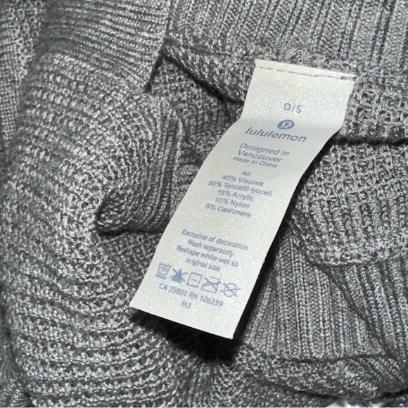Lululemon - Forward Flow Poncho, in light gray, O/S, EUC, Cashmere blend - Picture 8 of 11